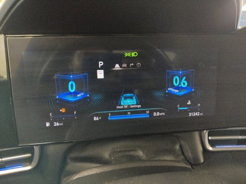 Used 2025 Hyundai Elantra SEL FWD image 23