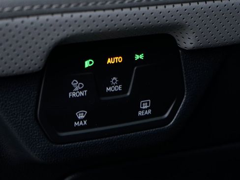 Used 2025 Volkswagen Atlas Peak Edition SE image 20