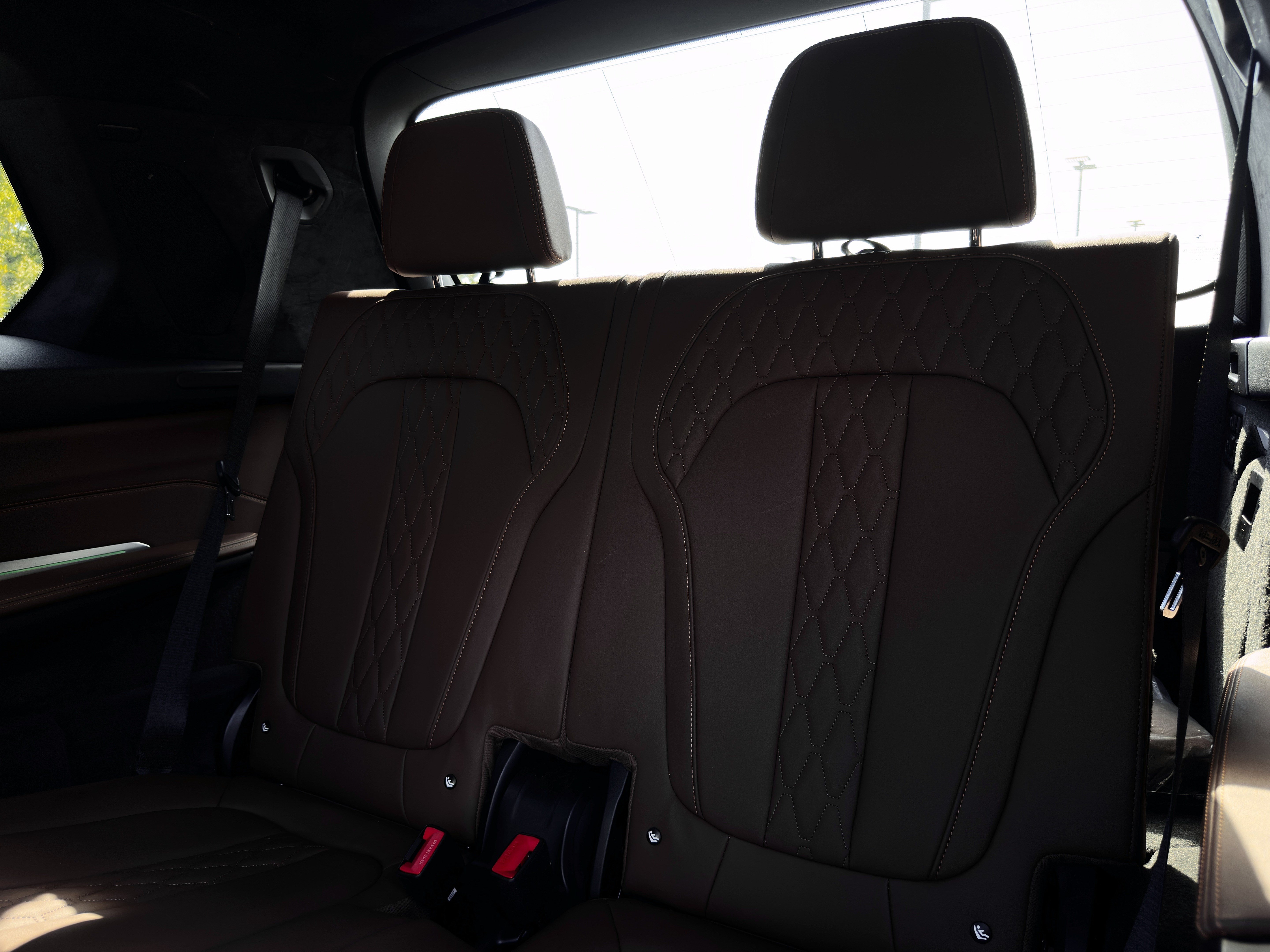 Used 2023 BMW X7 xDrive40i w/ Executive Package AWD/4WD image 32