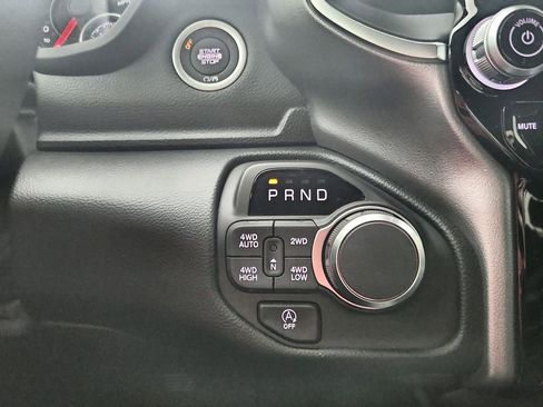 New 2026 RAM 1500 4x4 Crew Cab image 29