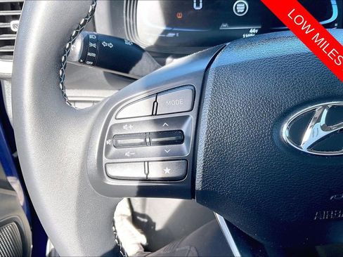 Used 2025 Hyundai Venue Limited FWD image 18
