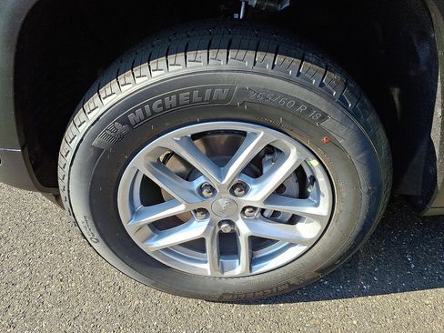 New 2025 Jeep Grand Cherokee Laredo X w/ Luxury Tech Group I image 5