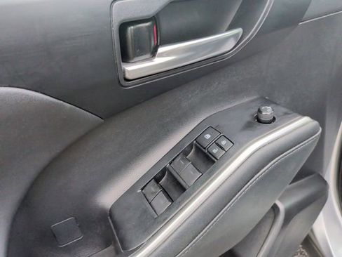 Used 2021 Toyota Highlander XLE FWD image 14
