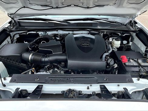 Used 2023 Toyota Tacoma Limited AWD/4WD image 32