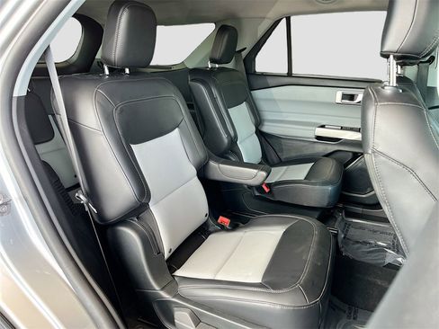Used 2023 Ford Explorer XLT w/ Equipment Group 202A image 26