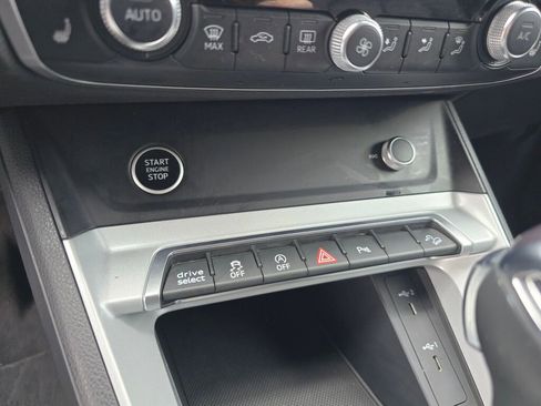 Used 2023 Audi Q3 2.0T Premium image 24