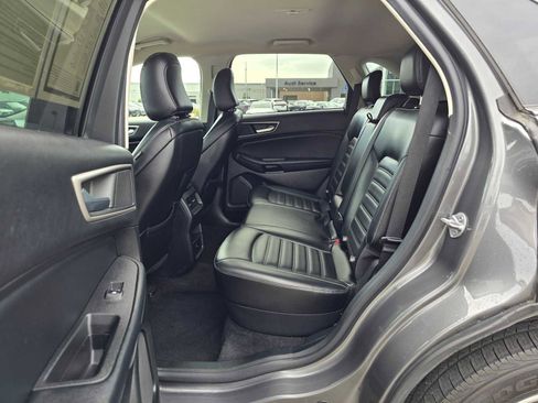 Used 2022 Ford Edge SEL image 18