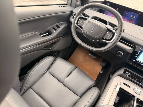 New 2025 Lincoln Navigator Reserve w/ Jet Appearance Package image 18