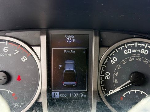 Used 2018 Toyota Tacoma SR5 image 16