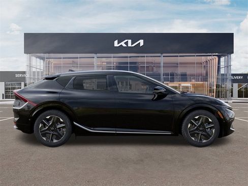 New 2025 Kia EV6 Wind image 7