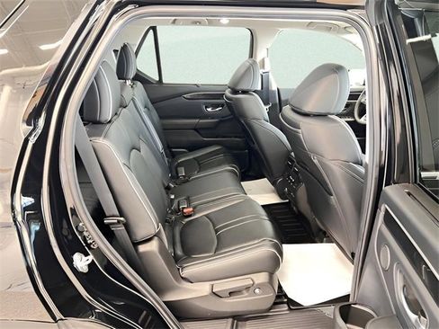 Used 2025 Honda Pilot Elite image 11
