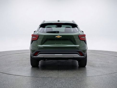 Used 2025 Chevrolet Trax LT w/ LT Convenience Package image 7