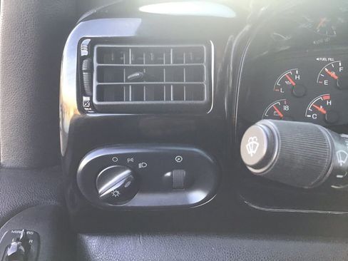 Used 2001 Ford Excursion XLT image 27