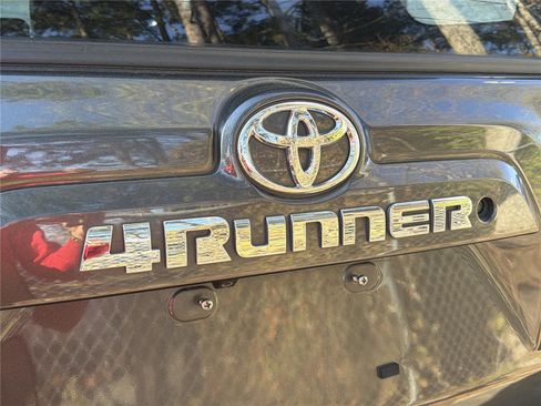Used 2019 Toyota 4Runner TRD Off-Road Premium w/ Wilderness Package image 9