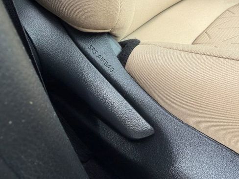 Used 2020 Toyota RAV4 XLE w/ Convenience Package image 29