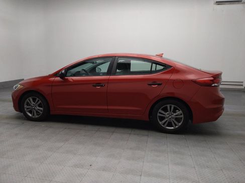 Used 2017 Hyundai Elantra SE FWD image 3