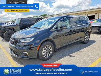 Used 2024 Chrysler Pacifica Limited