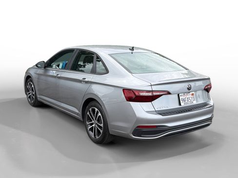 Used 2024 Volkswagen Jetta Sport FWD image 3