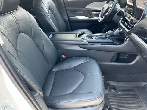 Used 2024 Toyota Grand Highlander FWD image 9