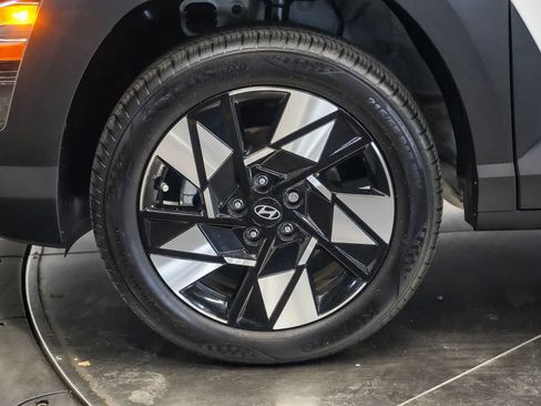 Used 2024 Hyundai Kona SEL AWD/4WD image 9