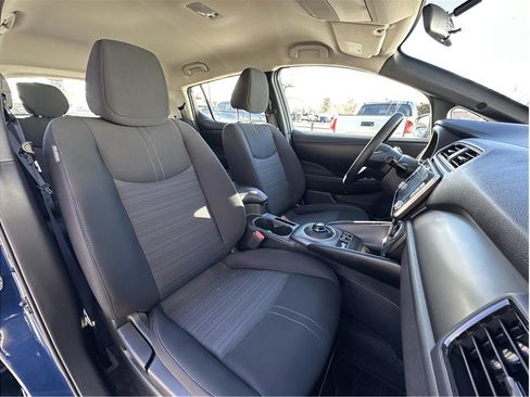 Used 2025 Nissan Leaf S image 14