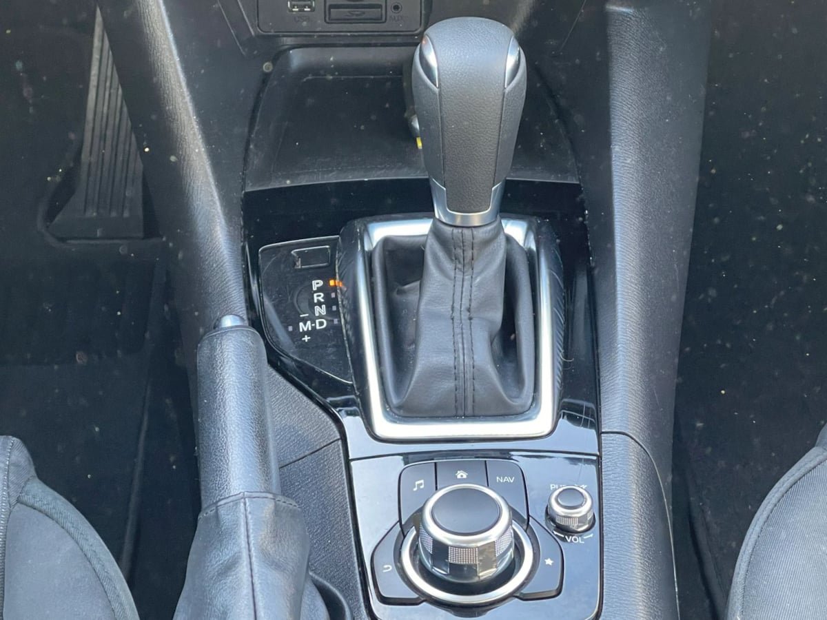 Used 2016 MAZDA MAZDA3 i Sport w/ Preferred Equipment Package FWD image 28