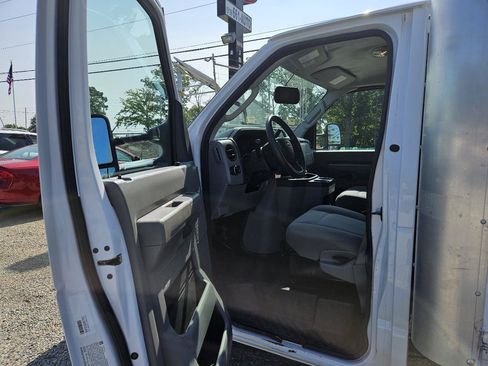 Used 2021 Ford E-350 and Econoline 350 Super Duty w/ Power Windows & Locks Group RWD image 9