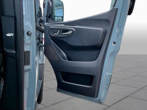 Used 2025 Mercedes-Benz Sprinter 2500 image 26