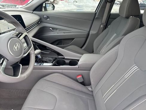 Certified 2025 Hyundai Elantra SEL w/ Cargo Package image 13