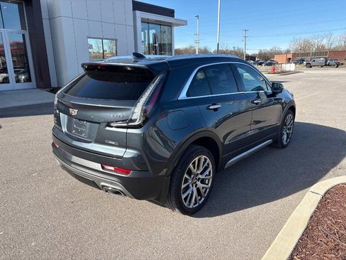 Used 2020 Cadillac XT4 Premium Luxury image 3