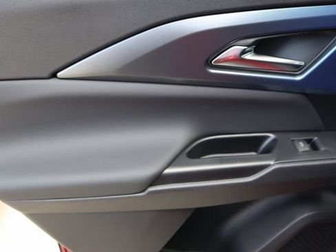 New 2025 Chevrolet Equinox EV LT w/ Convenience Package II image 15