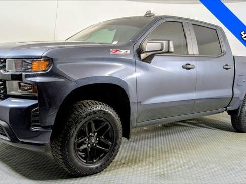 Used 2020 Chevrolet Silverado 1500 Custom Trail Boss w/ Custom Convenience Package AWD/4WD image 2
