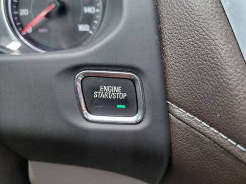 Used 2018 GMC Acadia SLT FWD image 29