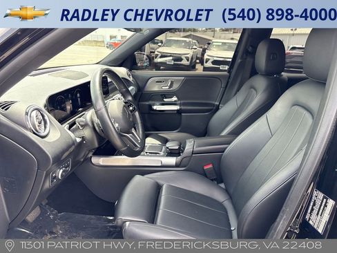 Used 2022 Mercedes-Benz GLB 250 4MATIC image 3