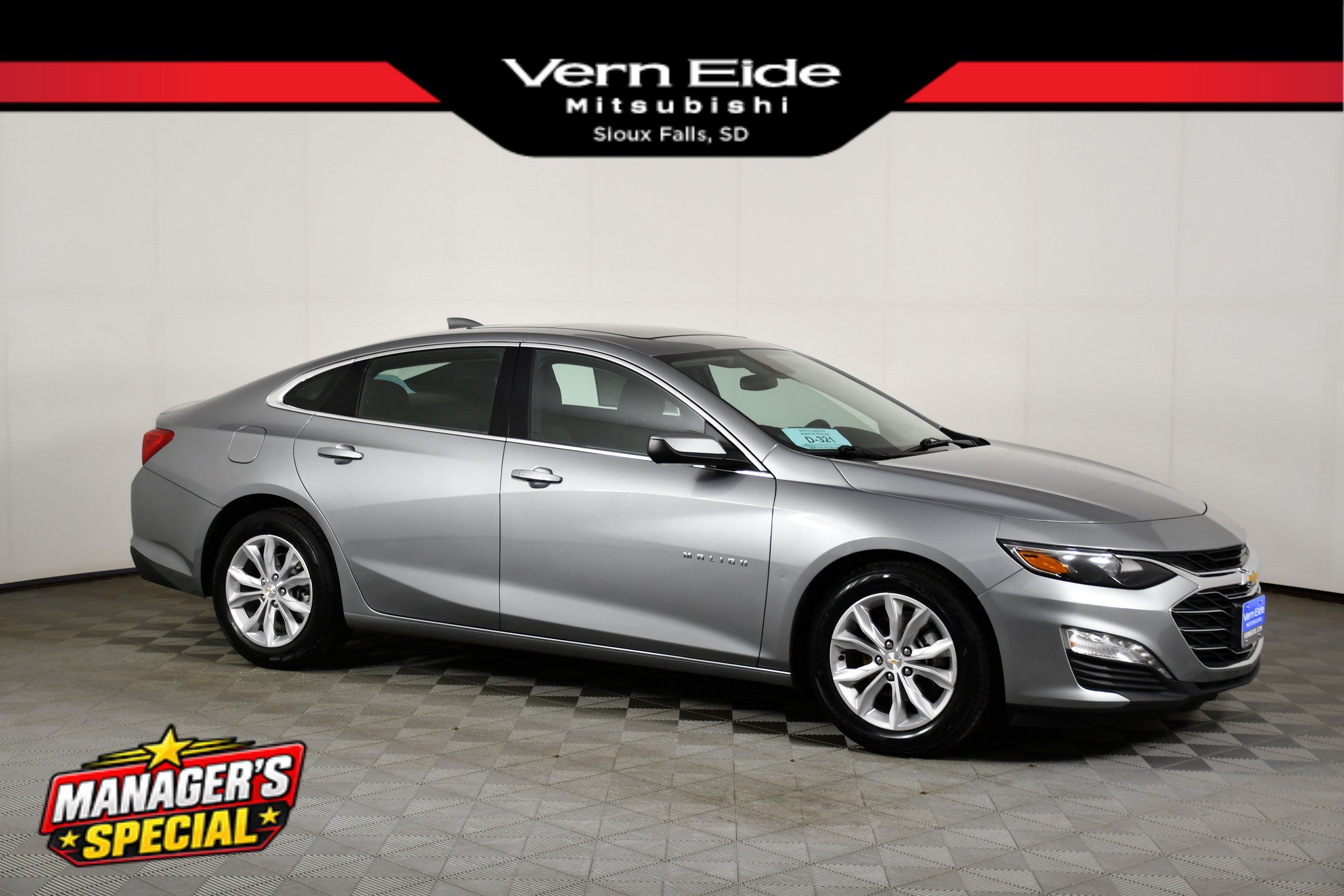 Used 2024 Chevrolet Malibu LT FWD image 1
