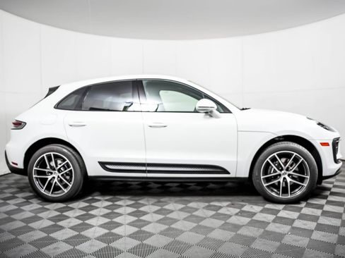 Certified 2026 Porsche Macan AWD/4WD image 9
