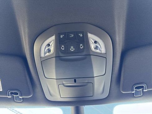 Used 2026 Chrysler Pacifica Select AWD/4WD image 24