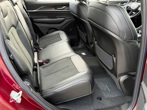 New 2026 Jeep Grand Cherokee Altitude image 18