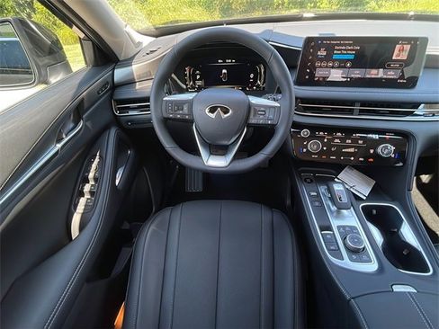 New 2026 INFINITI QX60 Luxe w/ Family Package image 10
