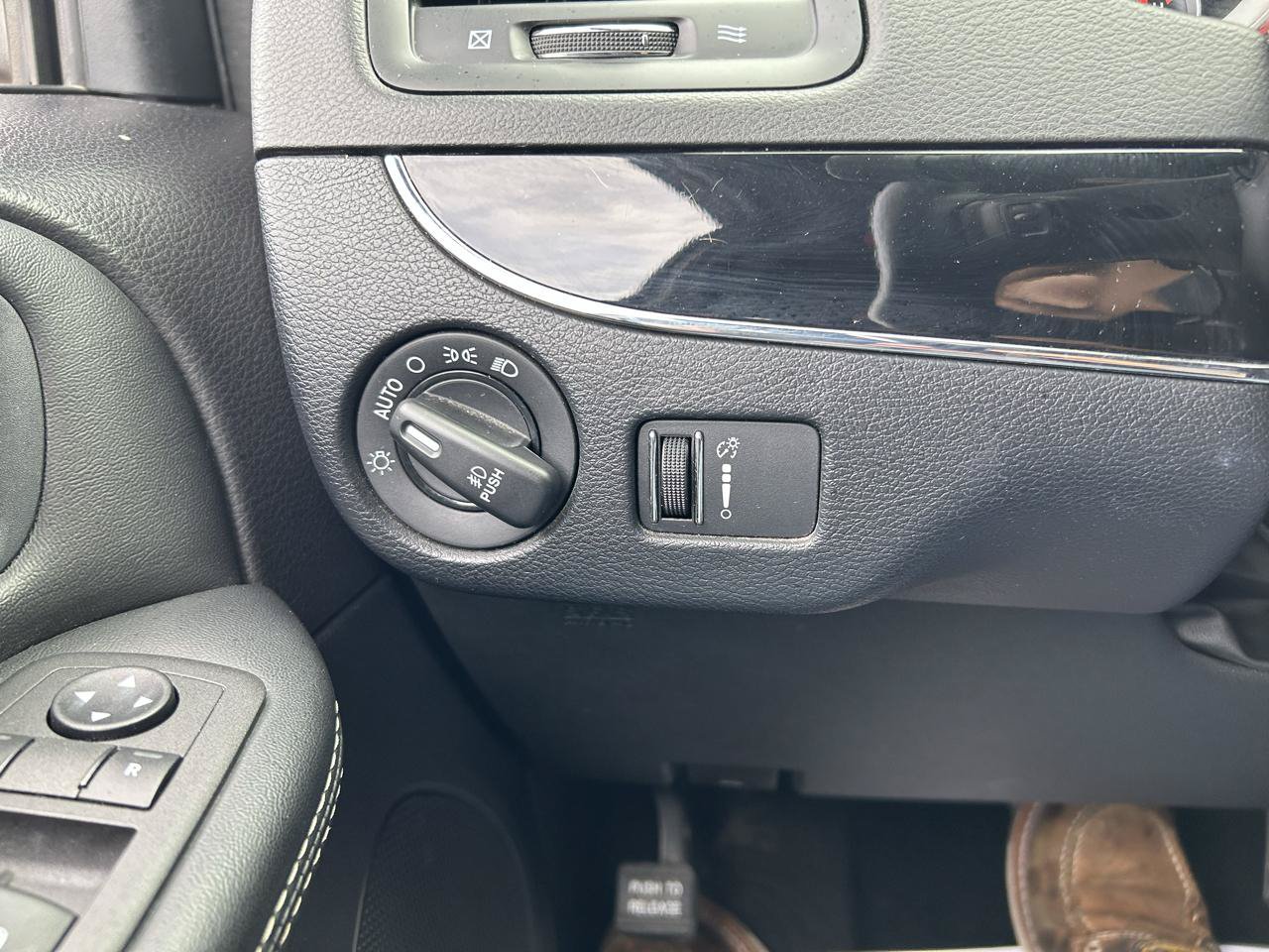 Used 2018 Dodge Grand Caravan SE FWD image 25