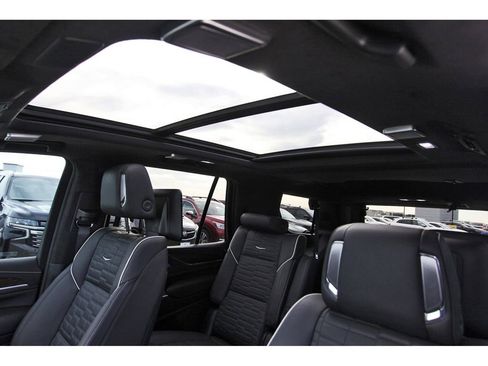 Certified 2024 Cadillac Escalade Sport Platinum w/ LPO, Floor Liner Package image 29