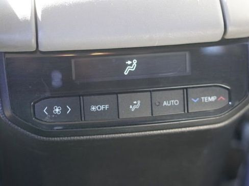 Used 2022 Toyota Highlander XLE image 39