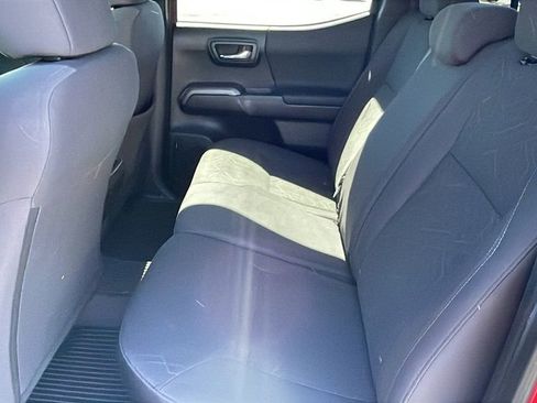 Used 2016 Toyota Tacoma TRD Off-Road w/ Towing Package image 12