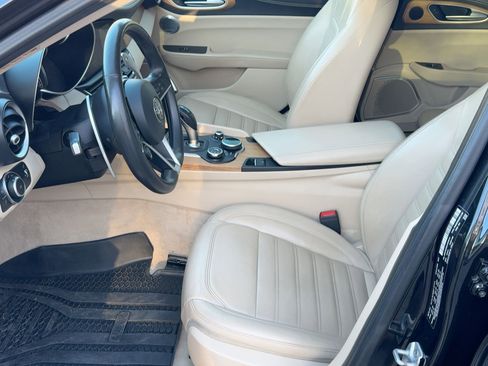 Used 2018 Alfa Romeo Giulia Ti w/ Quick Order Package 22X Lusso image 5