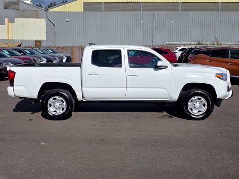 Used 2023 Toyota Tacoma SR AWD/4WD image 16