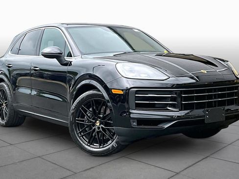 Used 2024 Porsche Cayenne AWD/4WD image 3