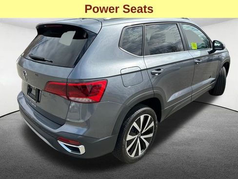 Used 2024 Volkswagen Taos SE FWD image 10