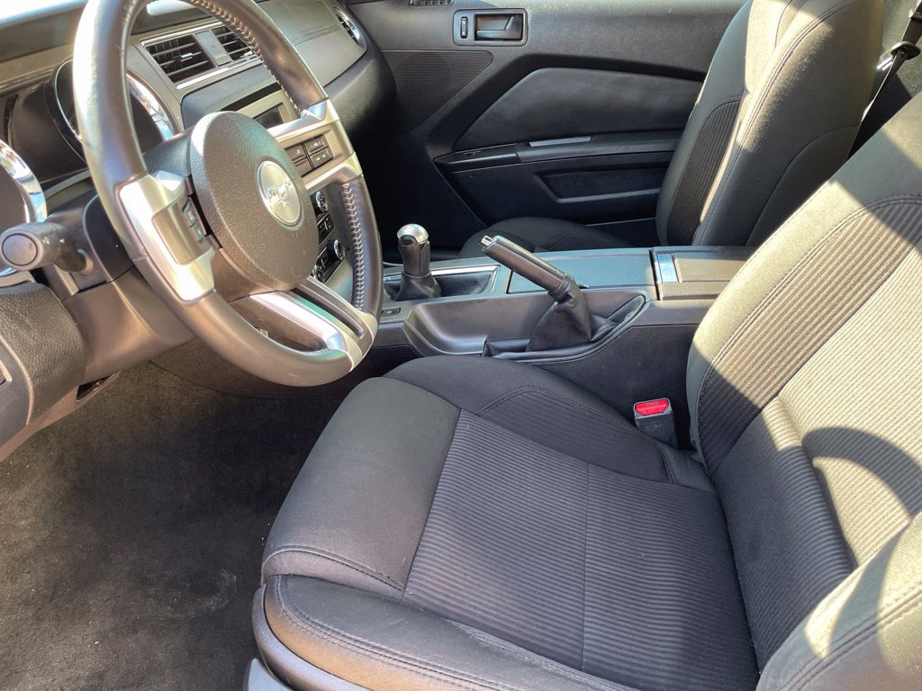 Used 2014 Ford Mustang Coupe RWD image 9