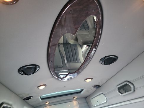 Used 2012 Chevrolet Express 2500 LT RWD image 10