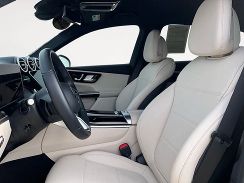 Used 2025 Mercedes-Benz GLC 350e 4MATIC image 11